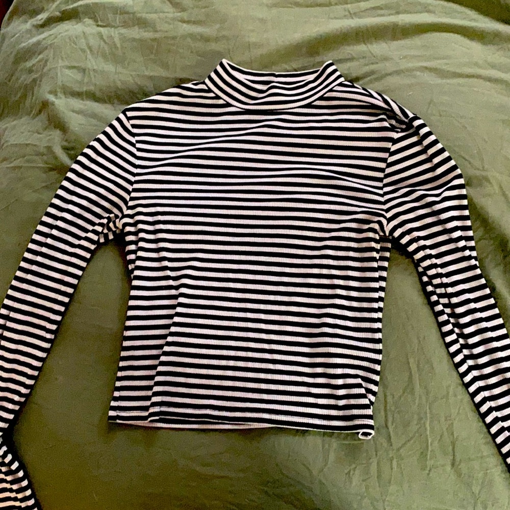H&M striped mock neck crop top